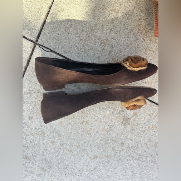 Manolo Blahnik Dark Brown Flats with Fur Accent size 37/6.5 - Picture 2 of 5